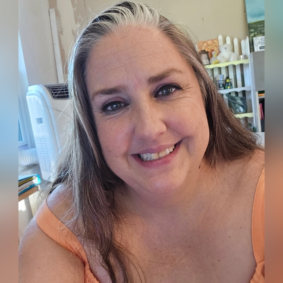 Meet your Posher, Candi - Picture 2 of 4